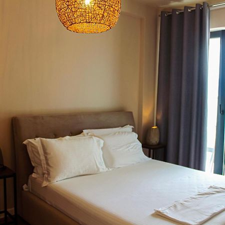 Azar Luxury Suites Vlore Bagian luar foto