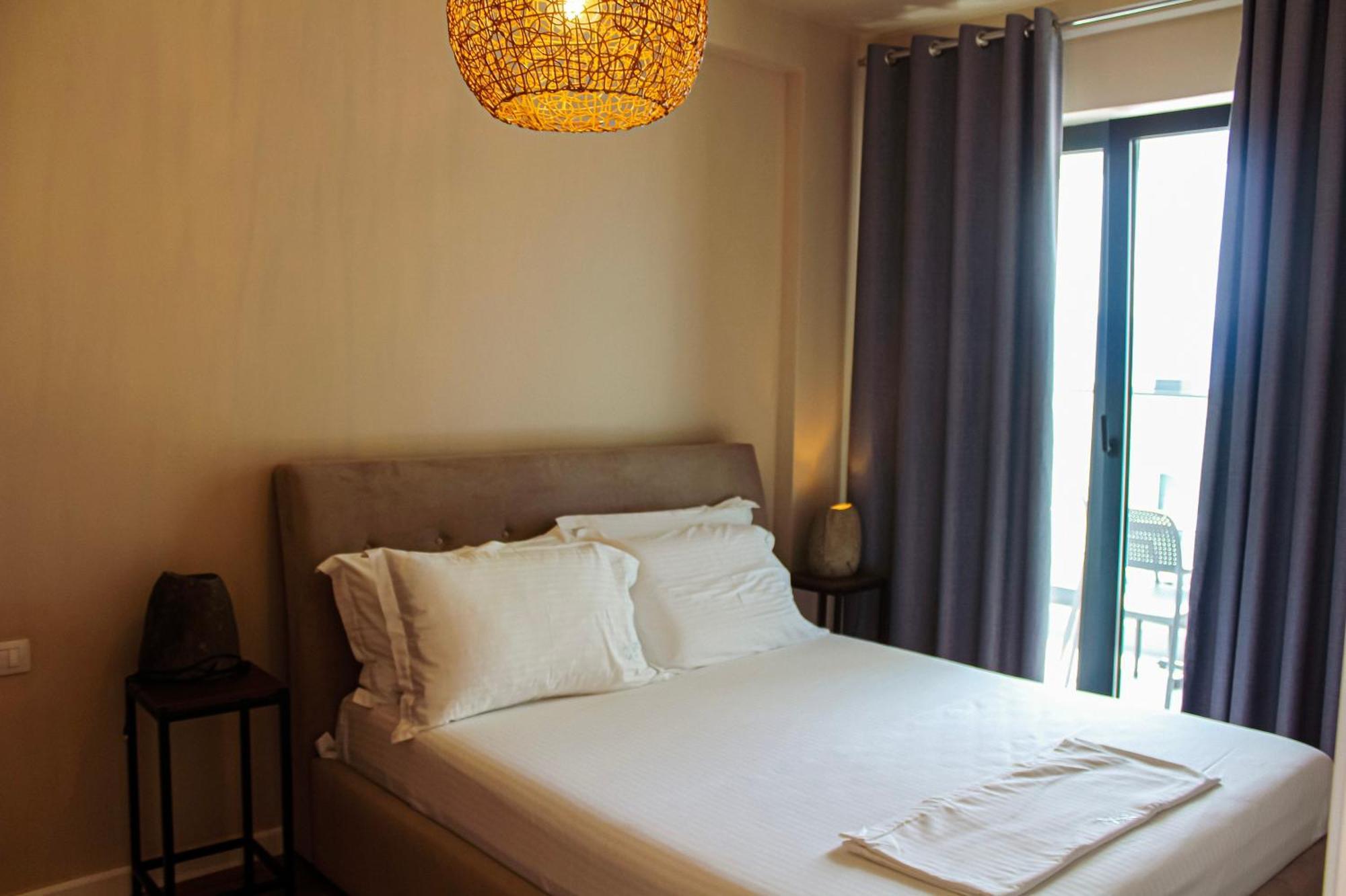 Azar Luxury Suites Vlore Bagian luar foto