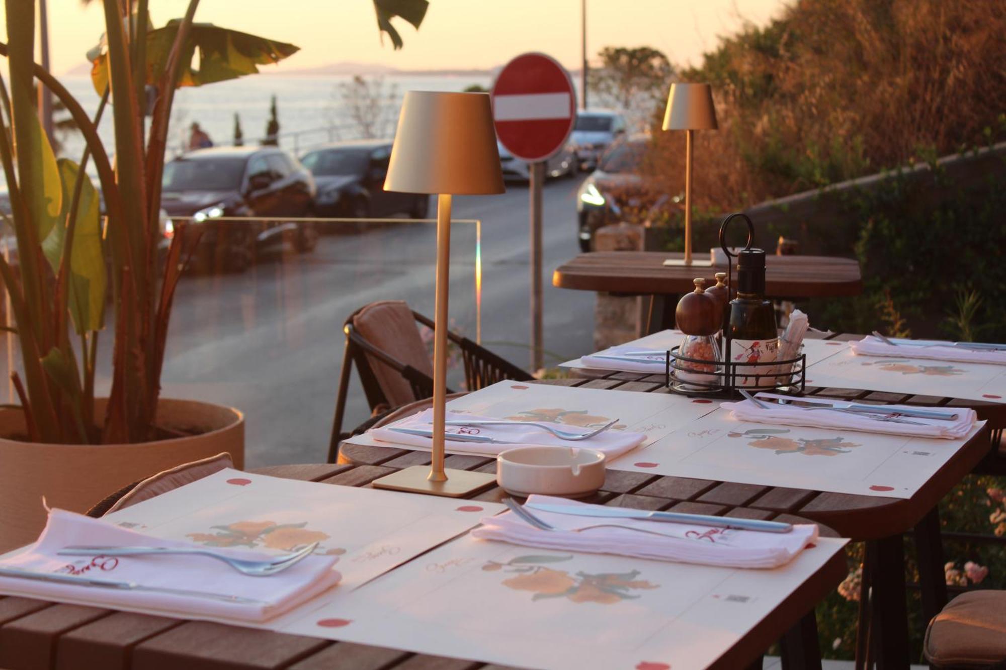 Azar Luxury Suites Vlore Bagian luar foto